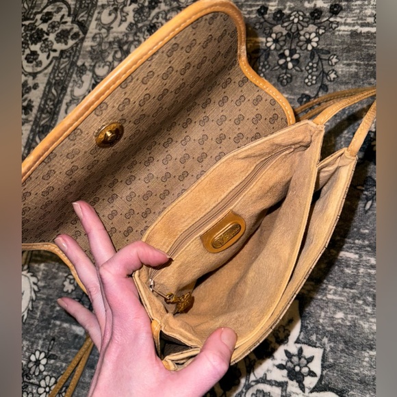 Gucci AUTHENTIC Vintage Tan Micro GG Monogram Small Crossbody Bag Purse - Picture 13 of 16